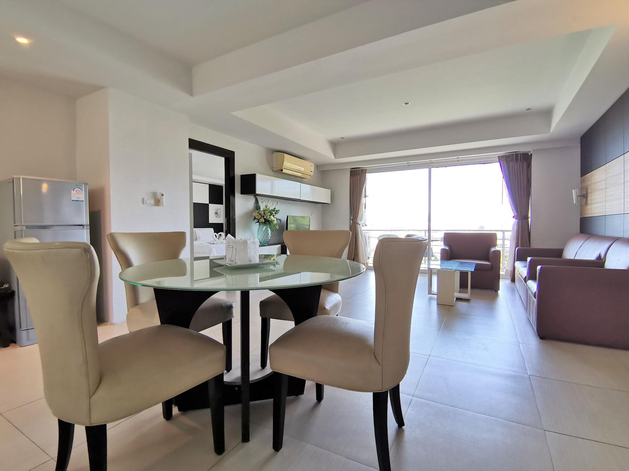 I Am Residence Patong Exterior photo