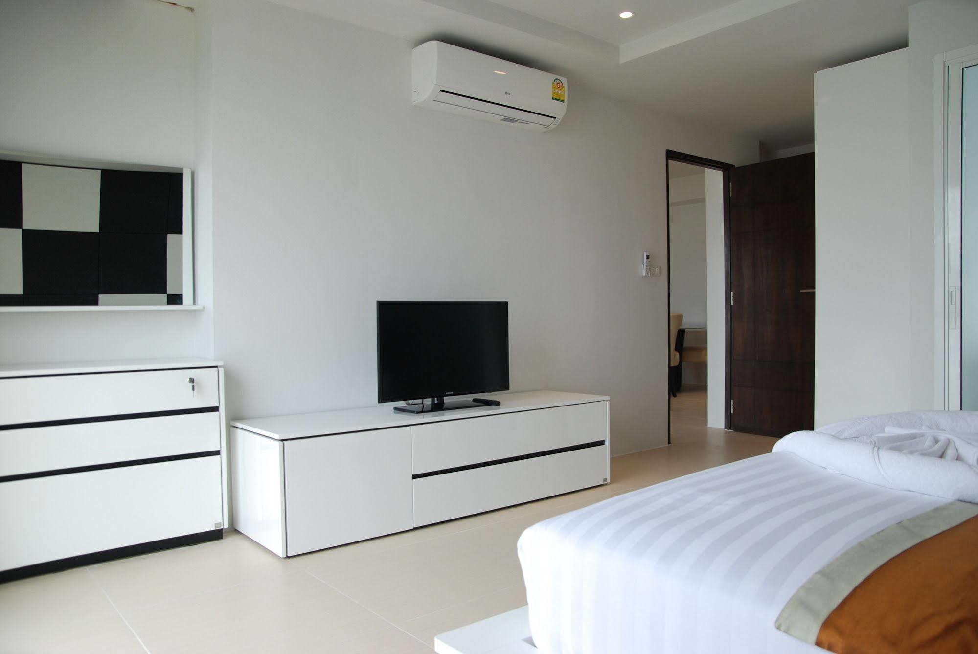 I Am Residence Patong Exterior photo