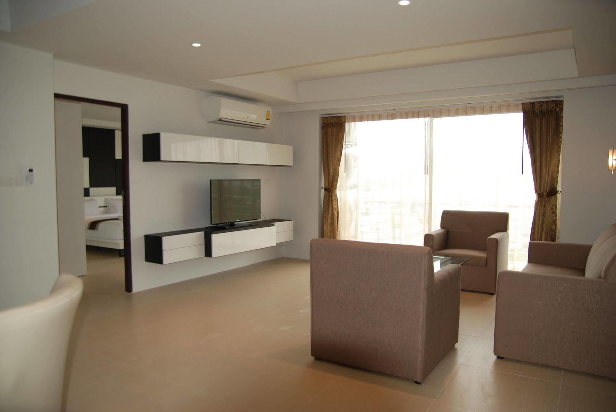 I Am Residence Patong Exterior photo